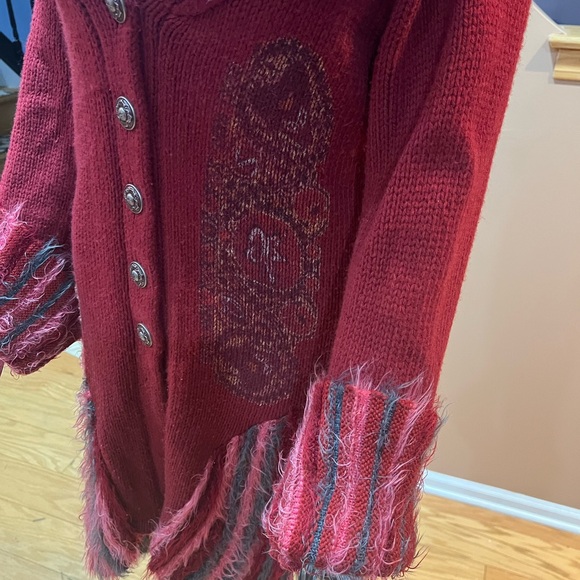 Elegant Red Button-Up Women's Sweater/coat - Picture 2 of 10